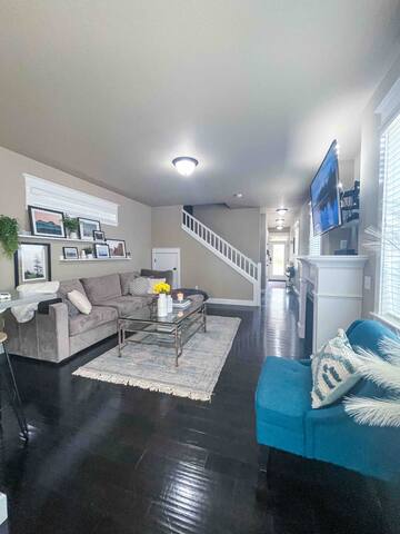 Patio w/ fire pit home ✶ 10min to DT → Has it all! gallery image 2