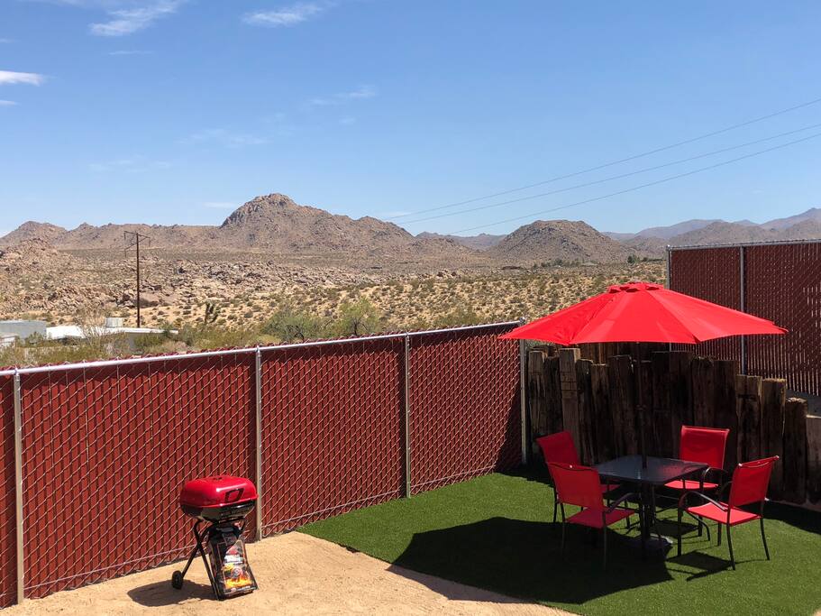 BEAUTIFUL MOUNTAIN VIEWS FROM FRONT OF TRAILER!