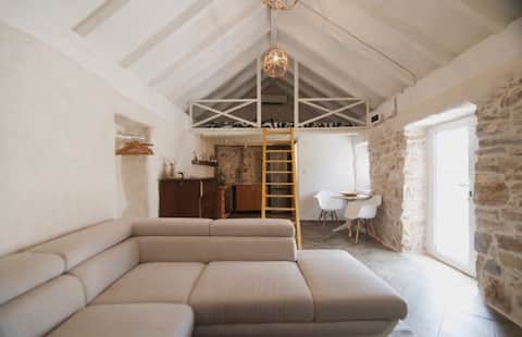 Successful Airbnb property: Little Stone Guesthouse in Quiet Island Village in Mirca