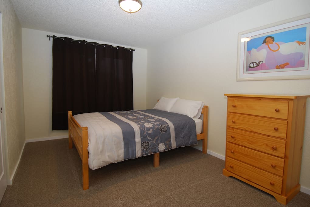 Bedroom with Queen bed