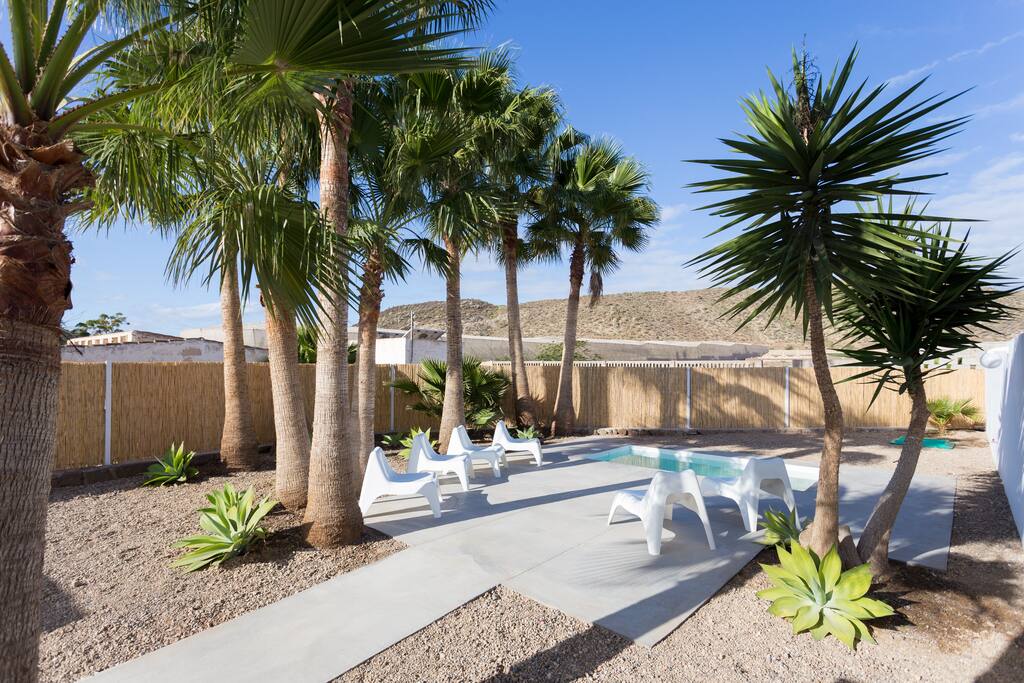 Private pool
