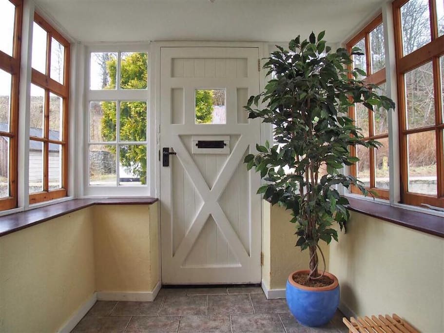 Vestibule/porch