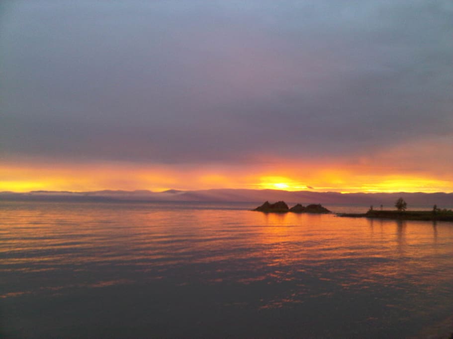 Vous profitez des magnifiques couchers de soleil.