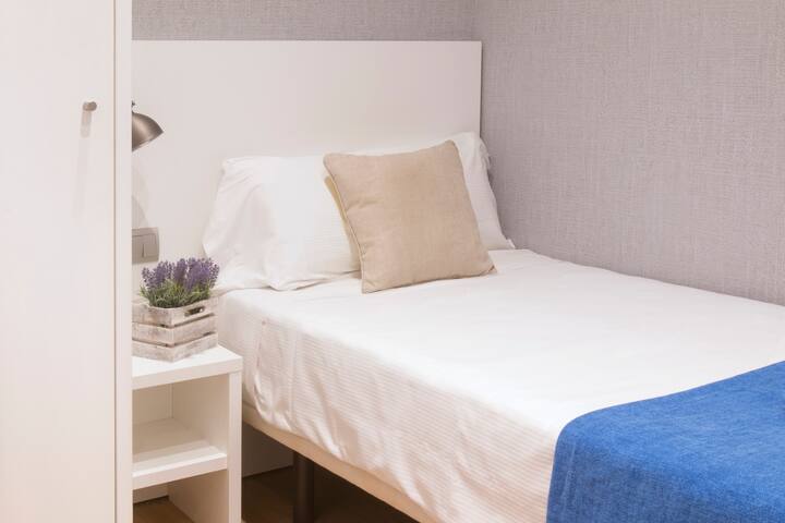 1-1 Sagrada Familia gallery image 2