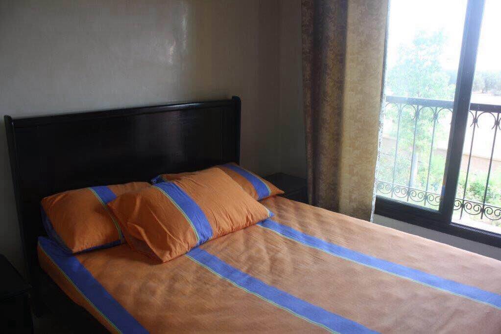 Chambre avec salle de bain privative