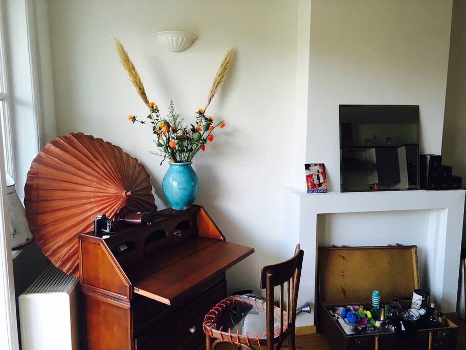 The "antic" corner