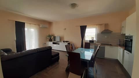 Popular Airbnb listing: Relaxing and sunny, family-friendly apartment in Žirje