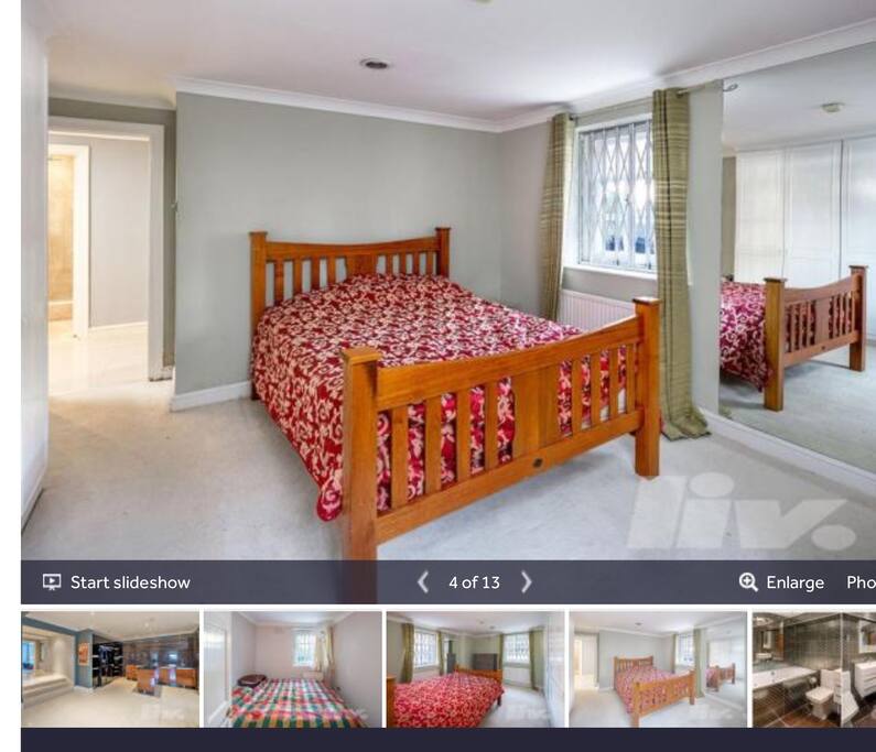 King size bedroom