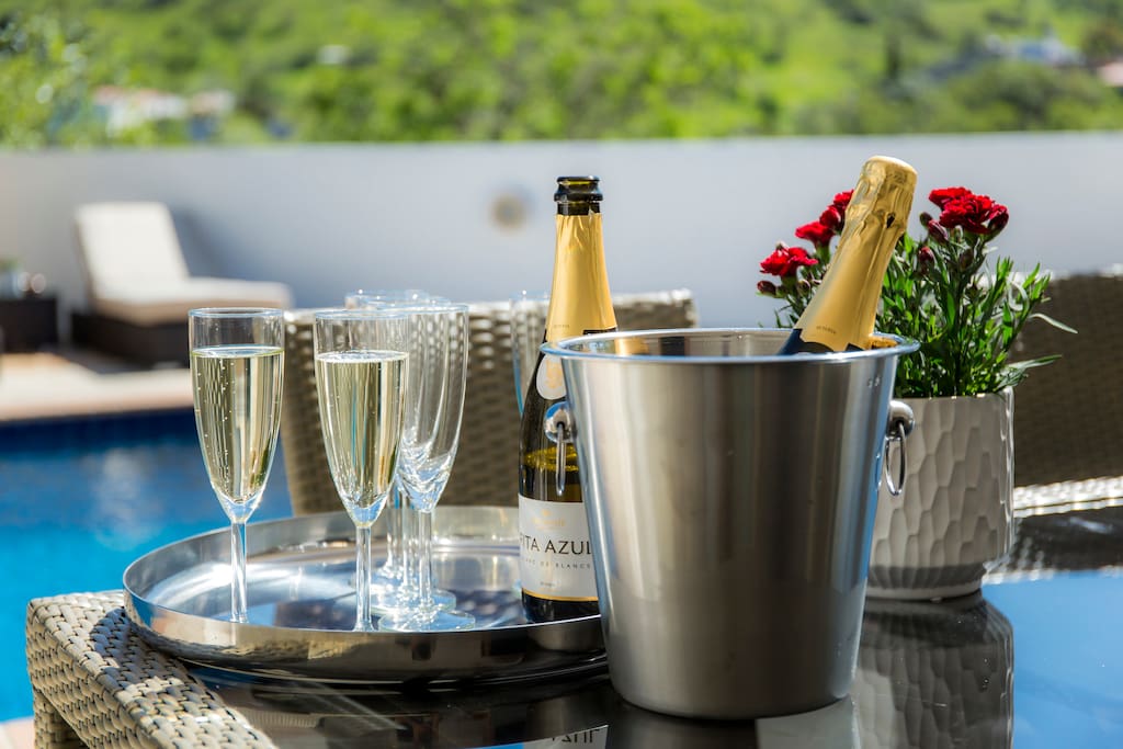 Refreshing on the pool terrace