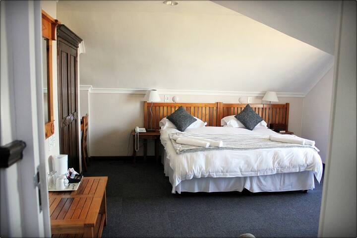 Ნომერი საწოლით „King Bed“