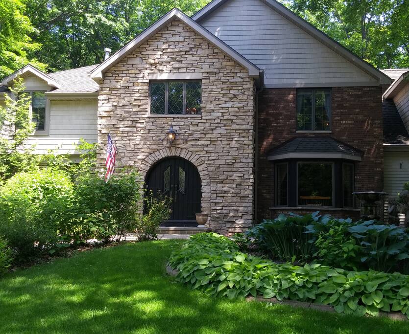 Top 100 Airbnb Rentals 2017 in Appleton, Wisconsin