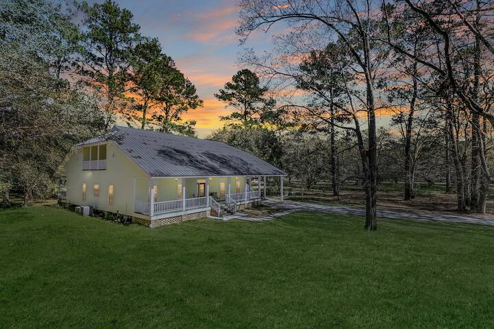 Private Oak Grove Loft