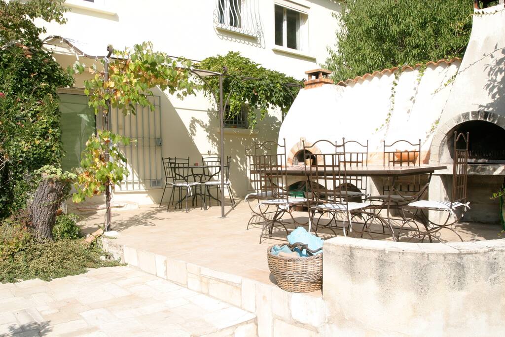 Four a Pizza, Barbecue, espace plein sud.