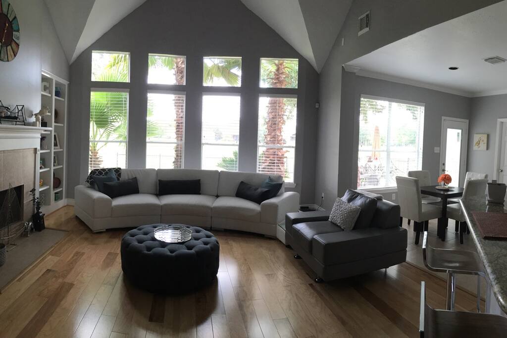 Nice open area downstairs.