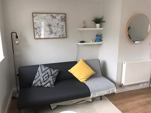 Private annexe adjoining Chilterns family home