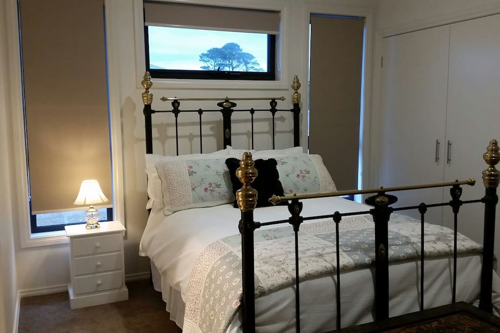 Master Bedroom double bed with Ensuite