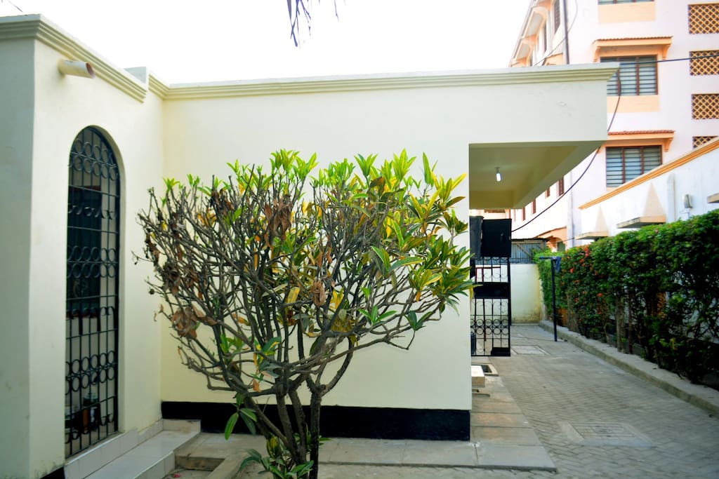 Veranda & Play area