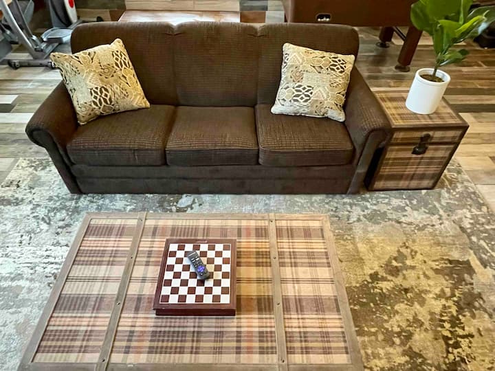 Up North Getaway Centrally Located With Hot Tub