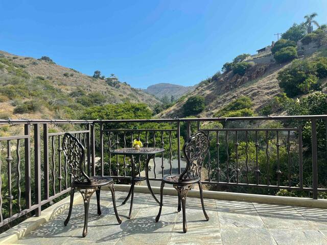 Gorgeous 4 bedroom ocean view villa with hot tub gallery image 5