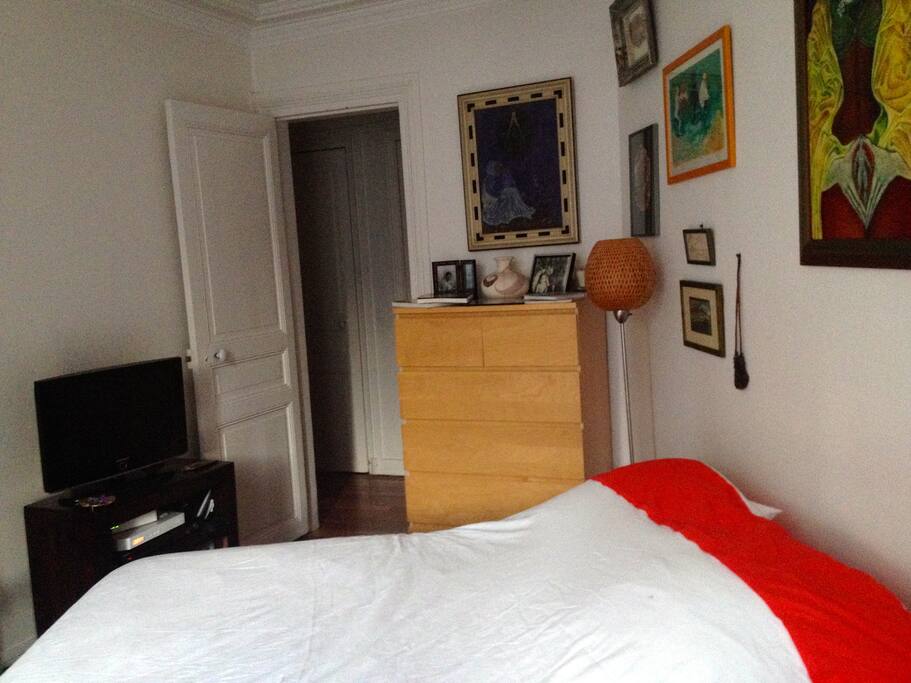 La chambre et sa TV