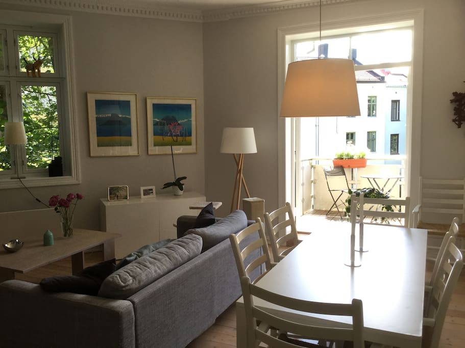 Spacious living room