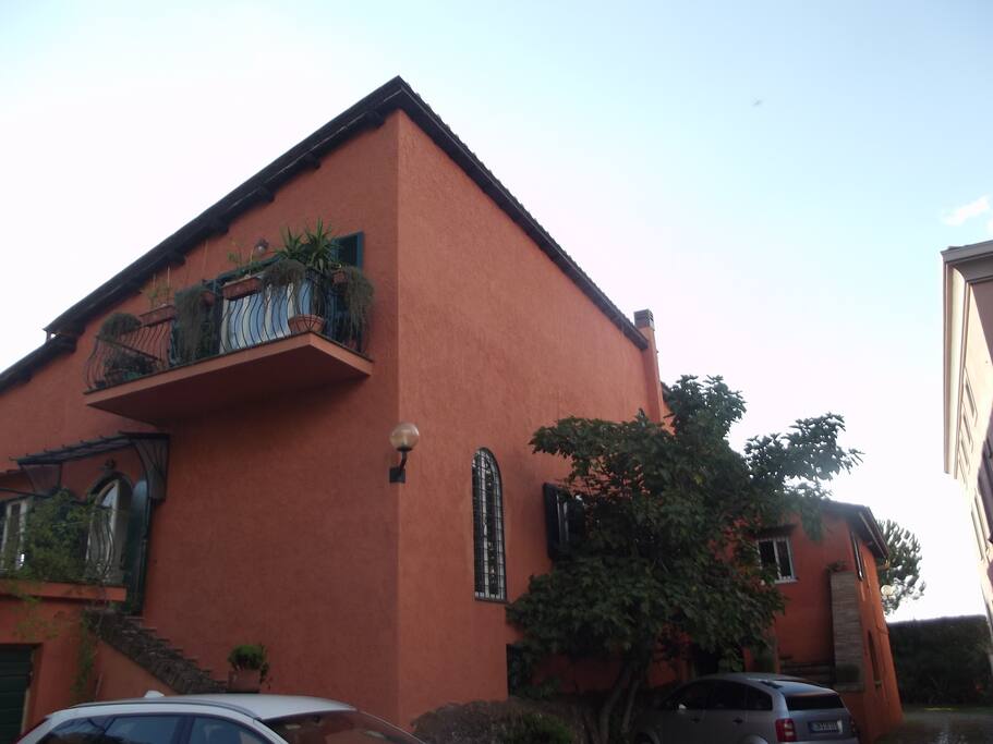 prospetto principale casale a est