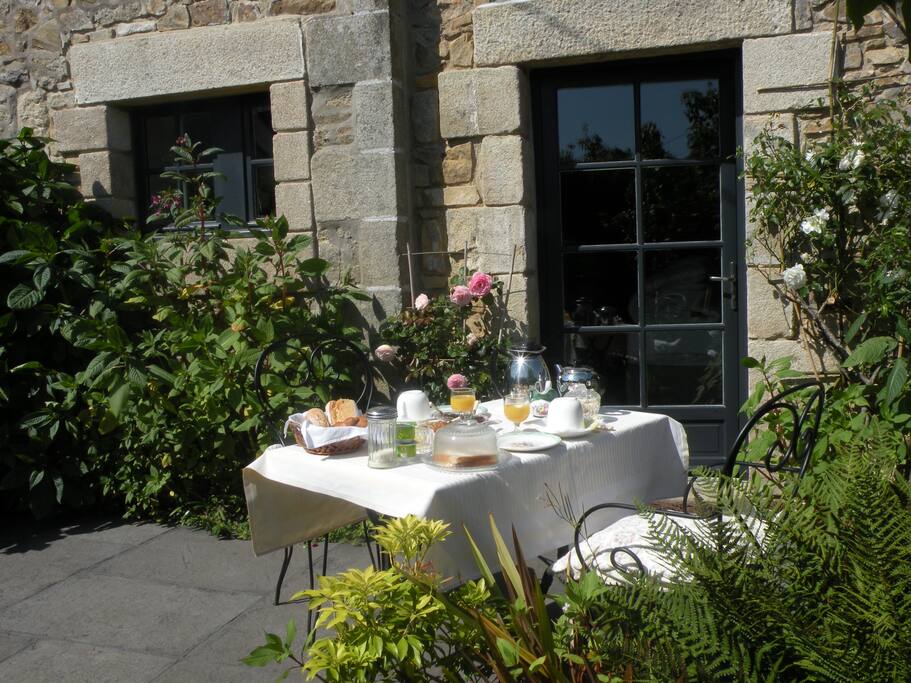 Petit-déjeuner au soleil