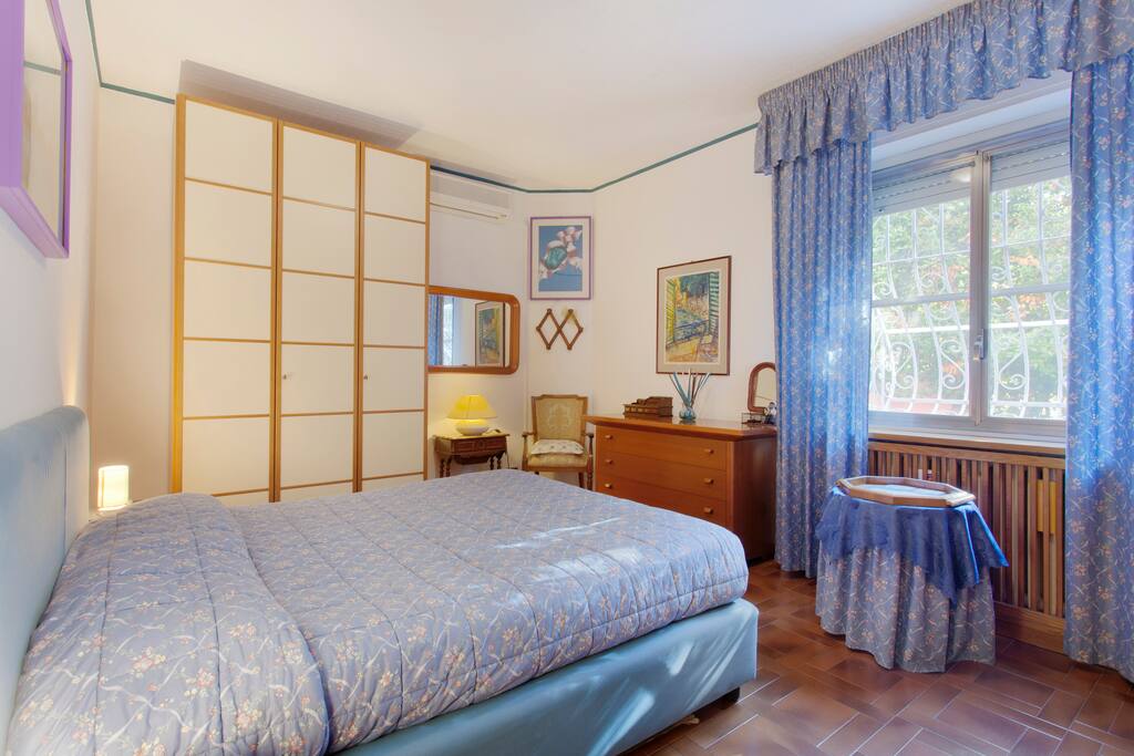 Lovely Bright Suite in a Huge House.