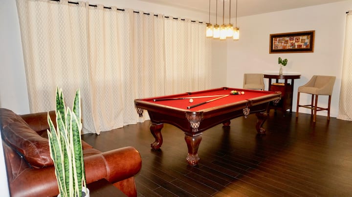 5 Bedroom, Pool Table, Pool/spa, 8.2 Miles To Las Vegas Strip & 13.2 To Airport - Las Vegas, NV