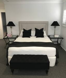 Free Breakfast Surfers Paradise