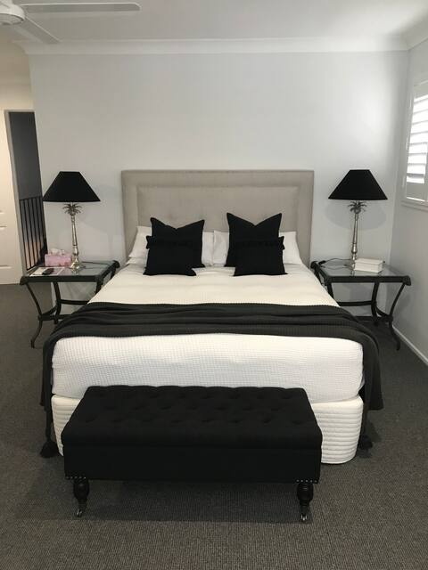 Free Breakfast Surfers Paradise