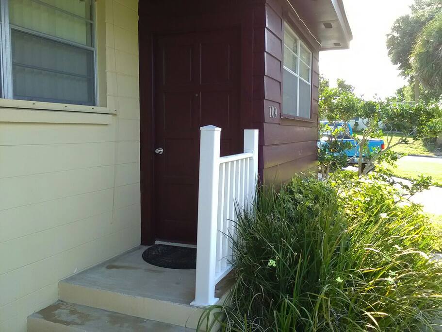 Second door to extra bedroom and sitting area.