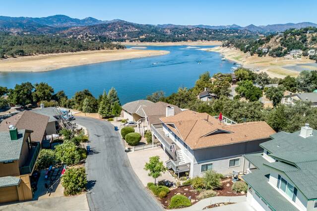 Airbnb 1 Oak Shores Dr Vacation Rentals Places To Stay