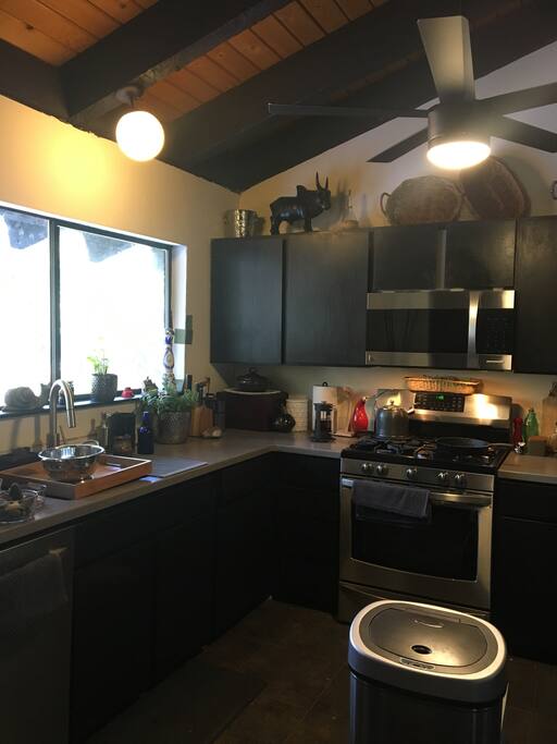 Comfy kitchen with great view!!