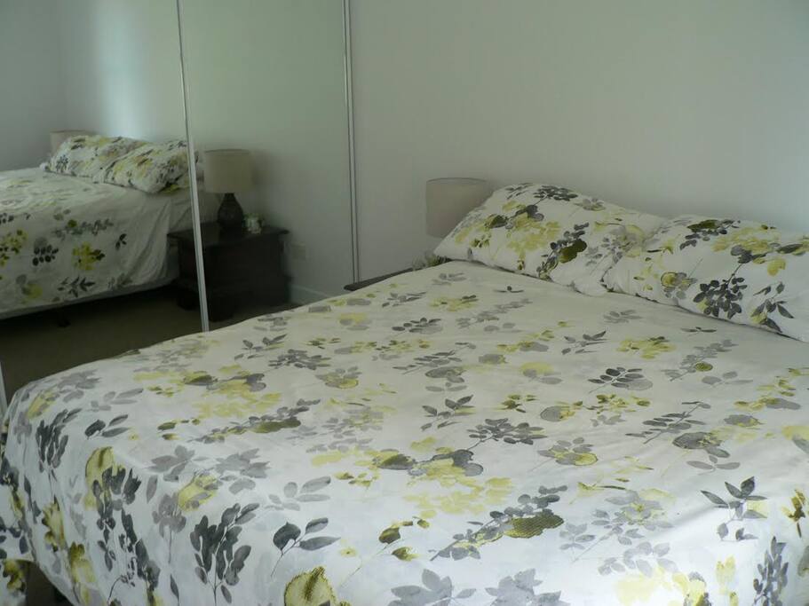 Super comfortable queen bed with pillowtop mattress