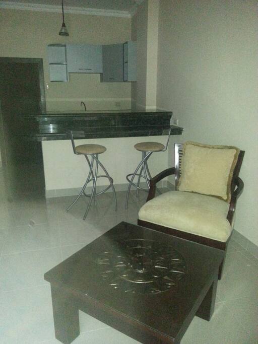 Sala comedor cocina, sistema americano, refrigeradora pequeña