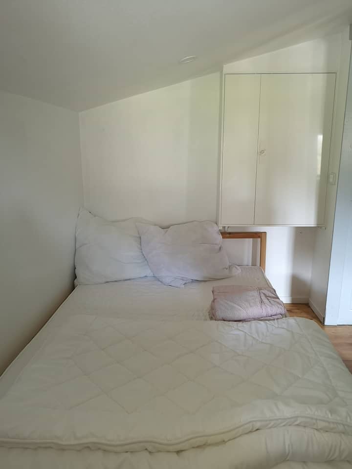 Kënd fjetjeje me krevat 140x200