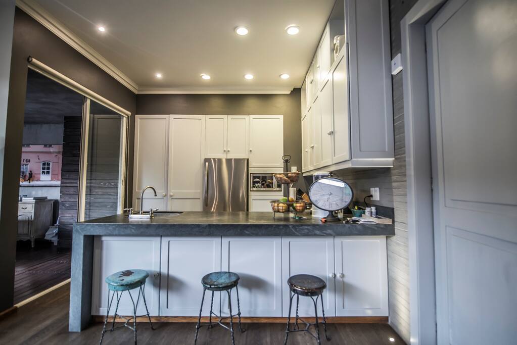 Kitchen Bar