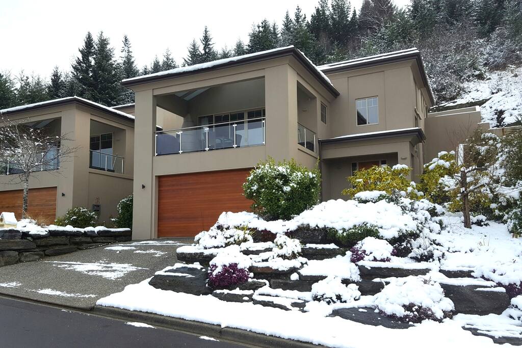 10a Vancouver Drive in Winter