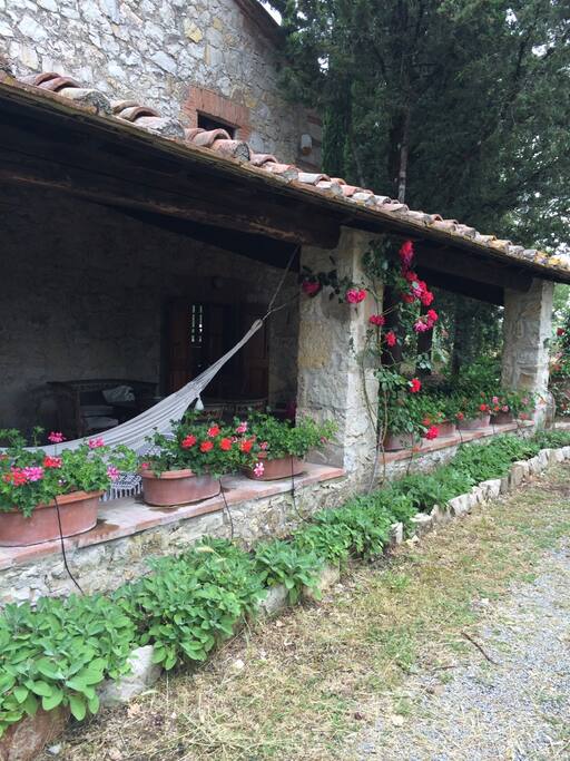 La tettoia, perfetta per la colazione /front porch - perfect for breakfast