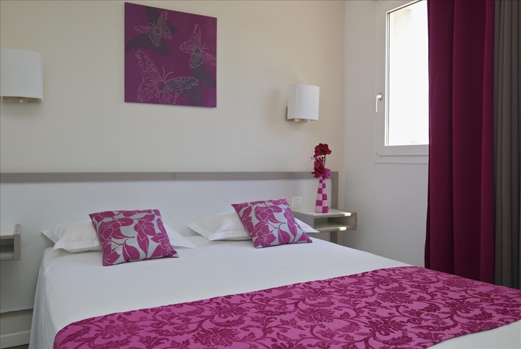 Classic room for small pied-à-terre