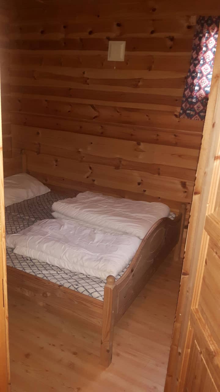 1 спална соба со дупли кревет