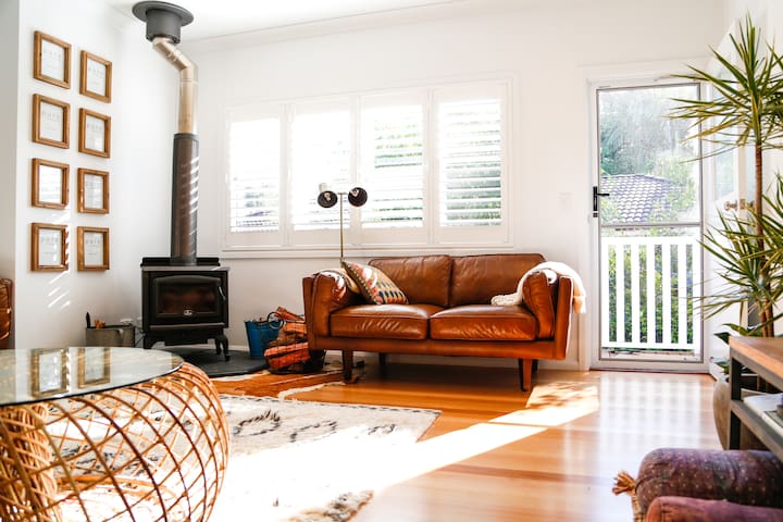 ‘The Bimble’ 4 Bedroom + Study gallery image 5