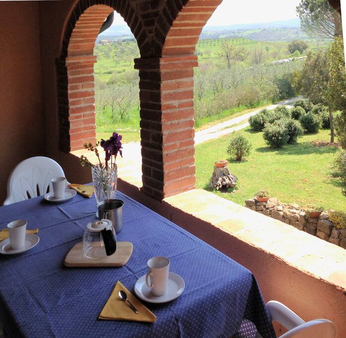 Prima colazione nel loggiato