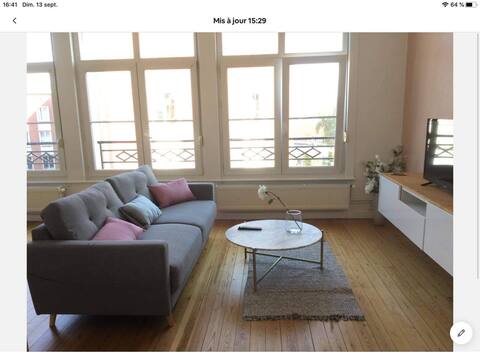 Charming apartment in front of the train station (1m30 walk)