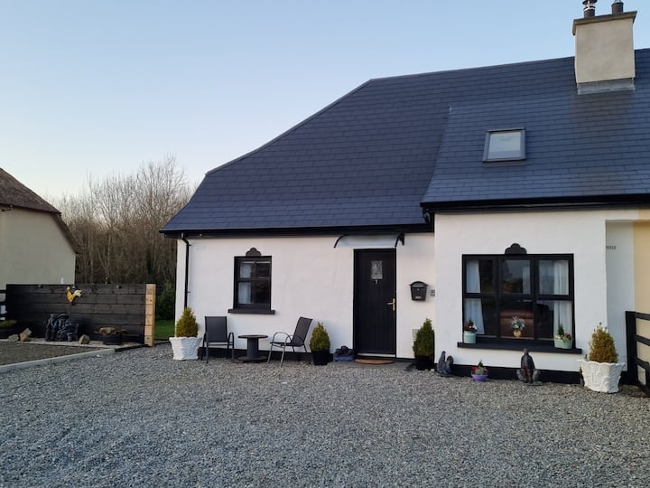 Hut site in An Choill Mhór (bar. Corca Dhuibhne)