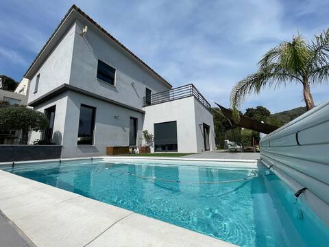 Modern 140 m2 house with pool + 7Kw terminal