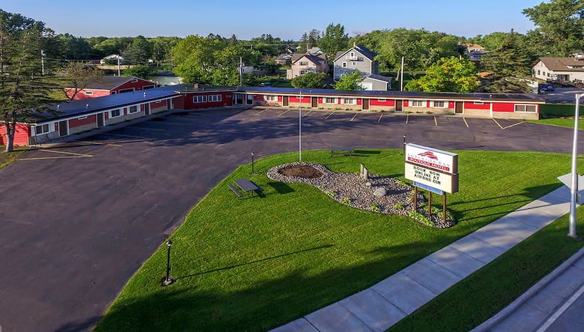 Superior Bay Boutique Motel Unit #7