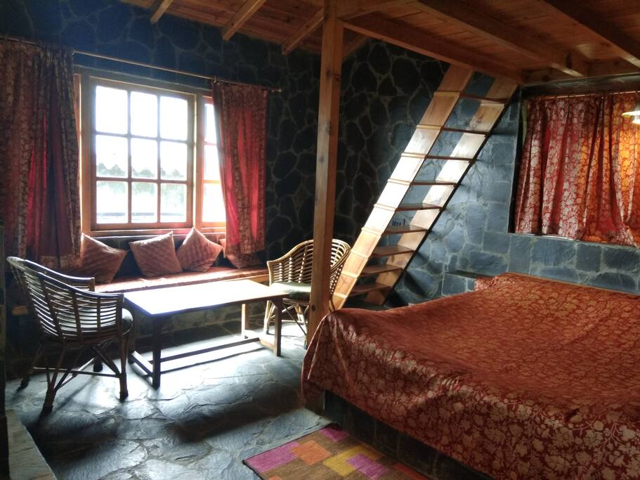 Primia The Attic Room