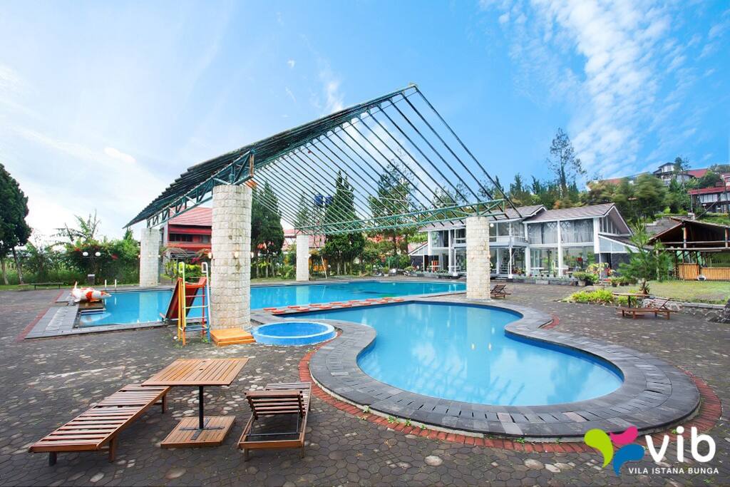 SWIMING POOL